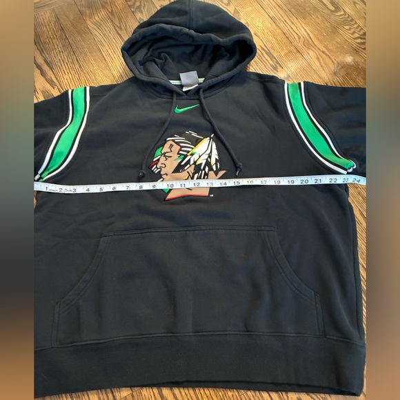 VTG NORTH DAKOTA FIGHTING SIOUX Hockey Hoodie Sweatshirt Nike Sewn Center Swoosh - Picture 7 of 8